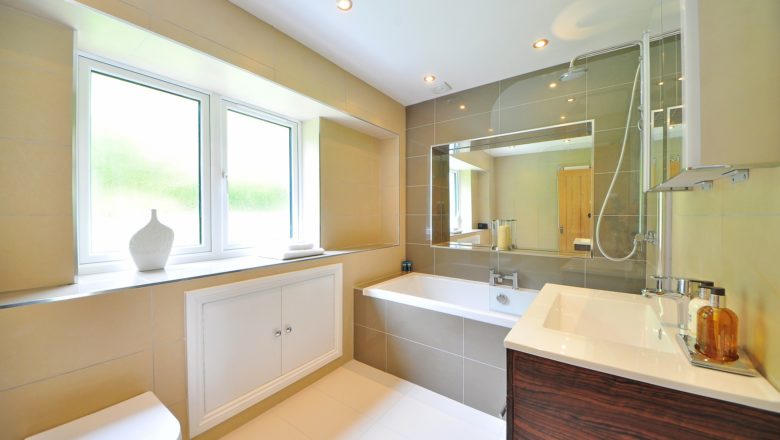 Dostojność i charakter, czyki kupujemy klasyczne meble łazienkowe