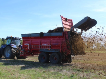 Rozrzutnik obornika – uniwersalna maszyna rolnicza dla Twojego gospodarstwa